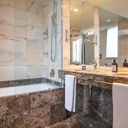 Otel Acta City47 4*