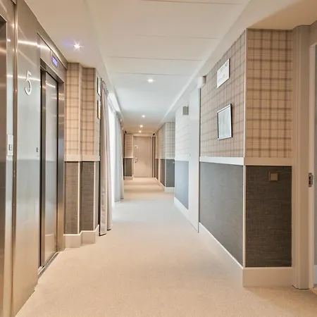 Otel Acta City47 4*